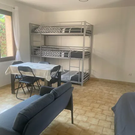 Apartment Familial Confortable 5 *