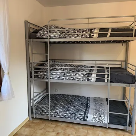 Apartment Familial Confortable 5 *