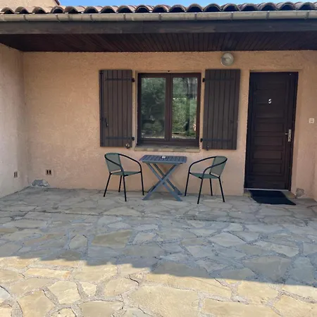 Apartment Familial Confortable 5 *